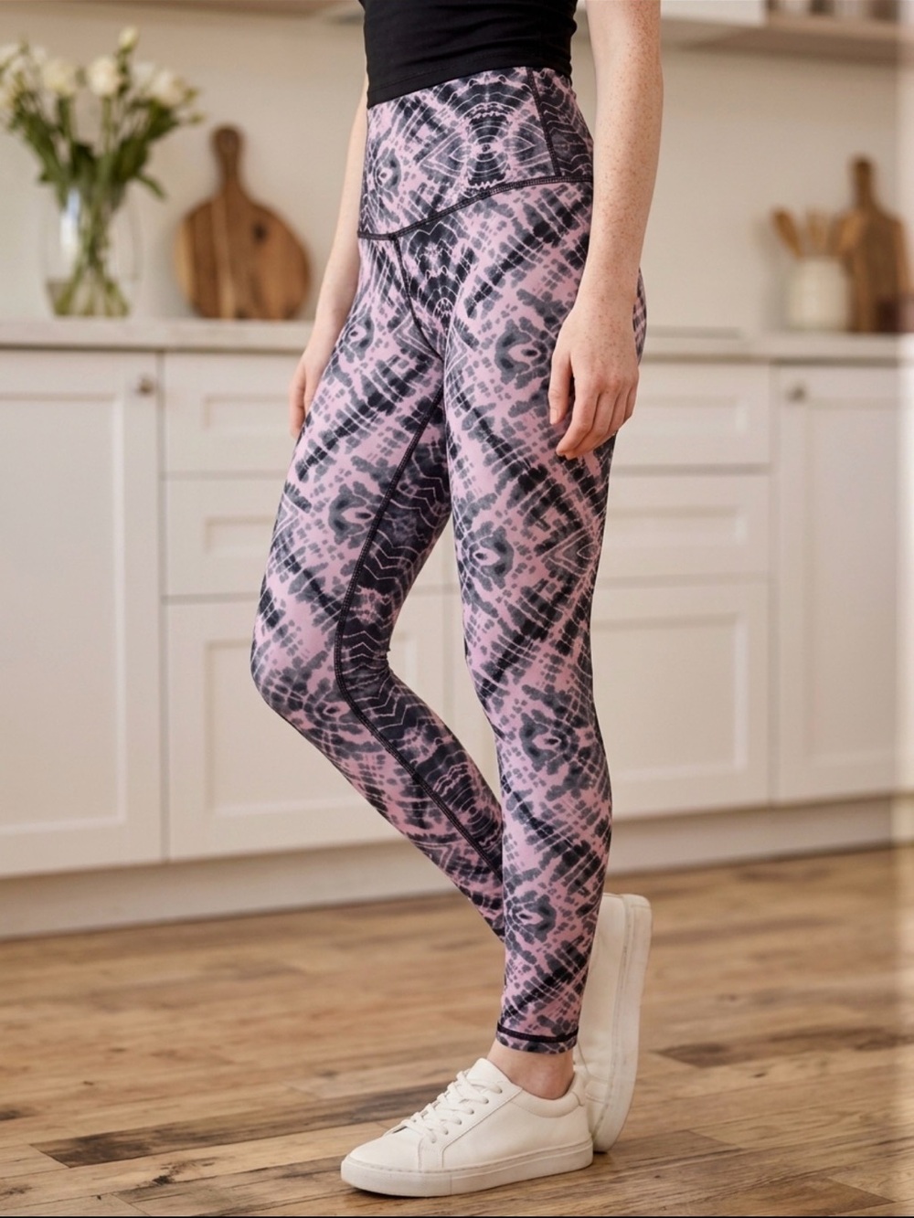 Victoria's Secret Pink and Black Tie-Dye High-Rise Leggings